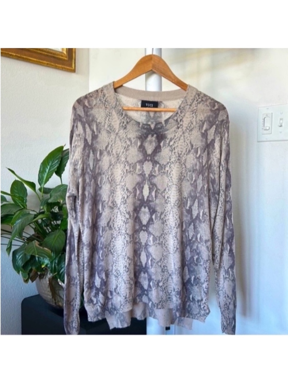 Vici Snake Print Wool blend Pullover Sweater Sz S Purple Beige Side zippers